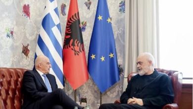 Οι θερμές δηλώσεις του Έντι Ράμα για τον Νίκο Δένδια. Πώς ο χαρακτηρισμός «πολύτιμος φίλος» επηρεάζει το κλίμα και τις διπλωματικές επαφές μεταξύ Ελλάδας και Αλβανίας.