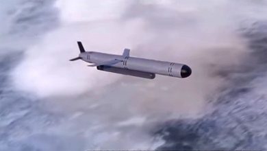 Η Ρωσία πραγματοποίησε επιτυχημένη δοκιμή του νέου της υπερόπλου. Δείτε τις τεχνικές δυνατότητες του συστήματος και πώς επηρεάζει τις παγκόσμιες στρατηγικές ισορροπίες.