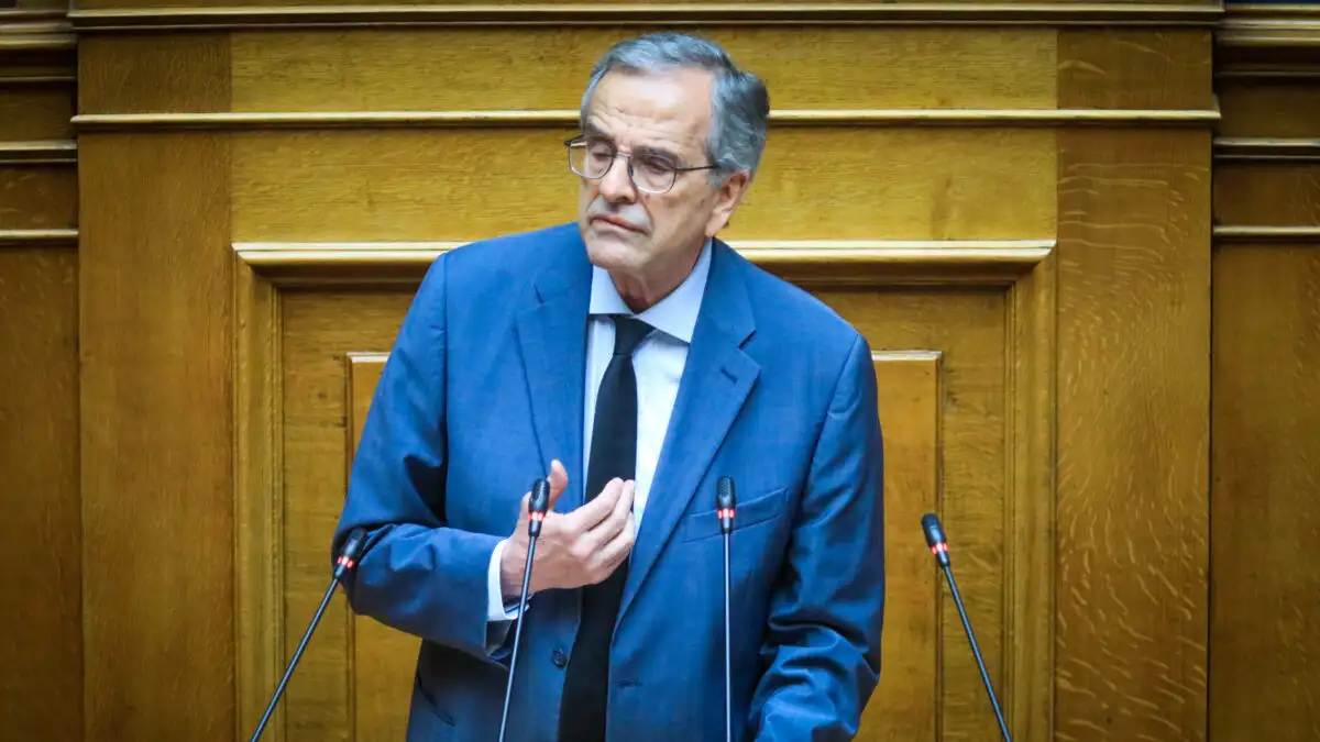 Κλιμακώνεται η κόντρα στη Νέα Δημοκρατία. Ο Αντώνης Σαμαράς εξαπέλυσε σφοδρή επίθεση στον Κυριάκο Μητσοτάκη, μιλώντας για το ύφος της εξουσίας και τους θεσμούς.