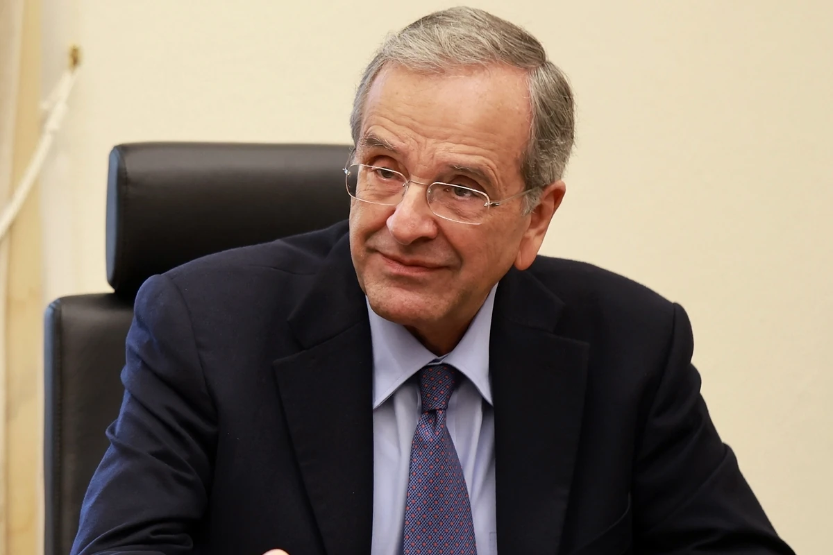 Οι ραγδαίες πολιτικές εξελίξεις γύρω από τον Αντώνη Σαμαρά. Τι δηλώνει ο εκπρόσωπός του για το ενδεχόμενο νέου κόμματος και η σφοδρή επίθεση στη ΝΔ.