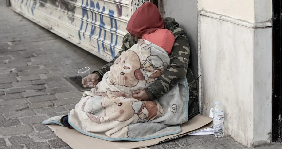 Μια συγκλονιστική ακτινογραφία της ανθρώπινης εξαθλίωσης στην καρδιά της πρωτεύουσας φέρνει στο φως η νέα, δραματική έρευνα του Δήμου Αθηναίων σε συνεργασία με το Πάντειο Πανεπιστήμιο.