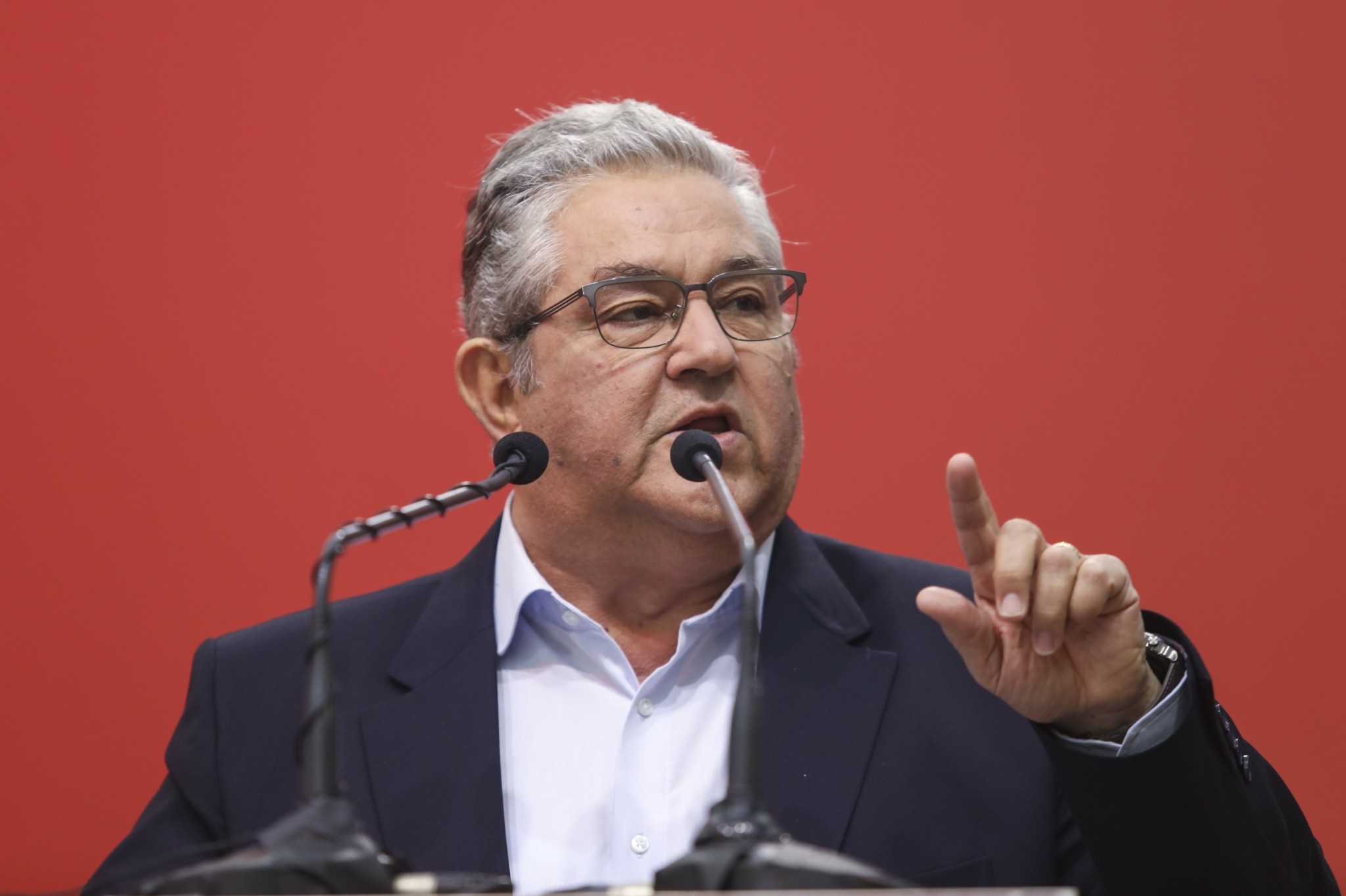 «Προτείνετε έναν εκλογικό νόμο με χαρακτηριστικά παπατζή. Ή αλλιώς εκλογικό τζογάρισμα», τόνισε ο γενικός γραμματέας της Κεντρικής Επιτροπής του ΚΚΕ, Δημήτρης Κουτσούμπας, μιλώντας στη Βουλή κατά τη συζήτηση του νομοσχεδίου επί του νέου κώδικα τοπικής αυτοδιοίκησης.