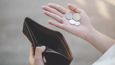 Σοκάρουν τα στοιχεία: Οι μισοί Έλληνες δεν αντέχουν οικονομικά να ανάψουν κλιματιστικό. Οι ελλείψεις σε δέντρα και πράσινο που μετατρέπουν τις πόλεις σε καμίνια.