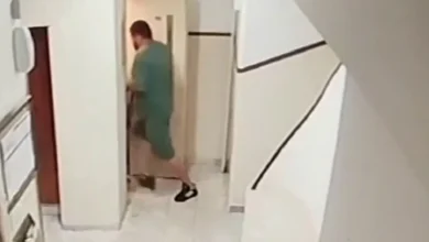Συνελήφθη 26χρονος στη Θεσσαλονίκη που έστηνε καρτέρι και λήστευε ηλικιωμένες γυναίκες μέσα σε ασανσέρ. Το βίντεο-ντοκουμέντο και η άγρια συμπλοκή με την ΟΠΚΕ.