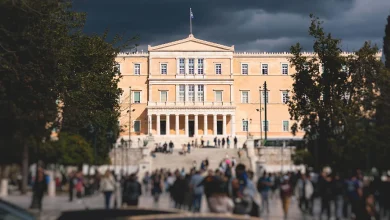 Ιστορική στροφή στη Συνταγματική Αναθεώρηση, με τους δικαστές να ψηφίζουν μαζικά υπέρ της κατάργησης του νόμου περί ευθύνης υπουργών και των ειδικών προνομίων.