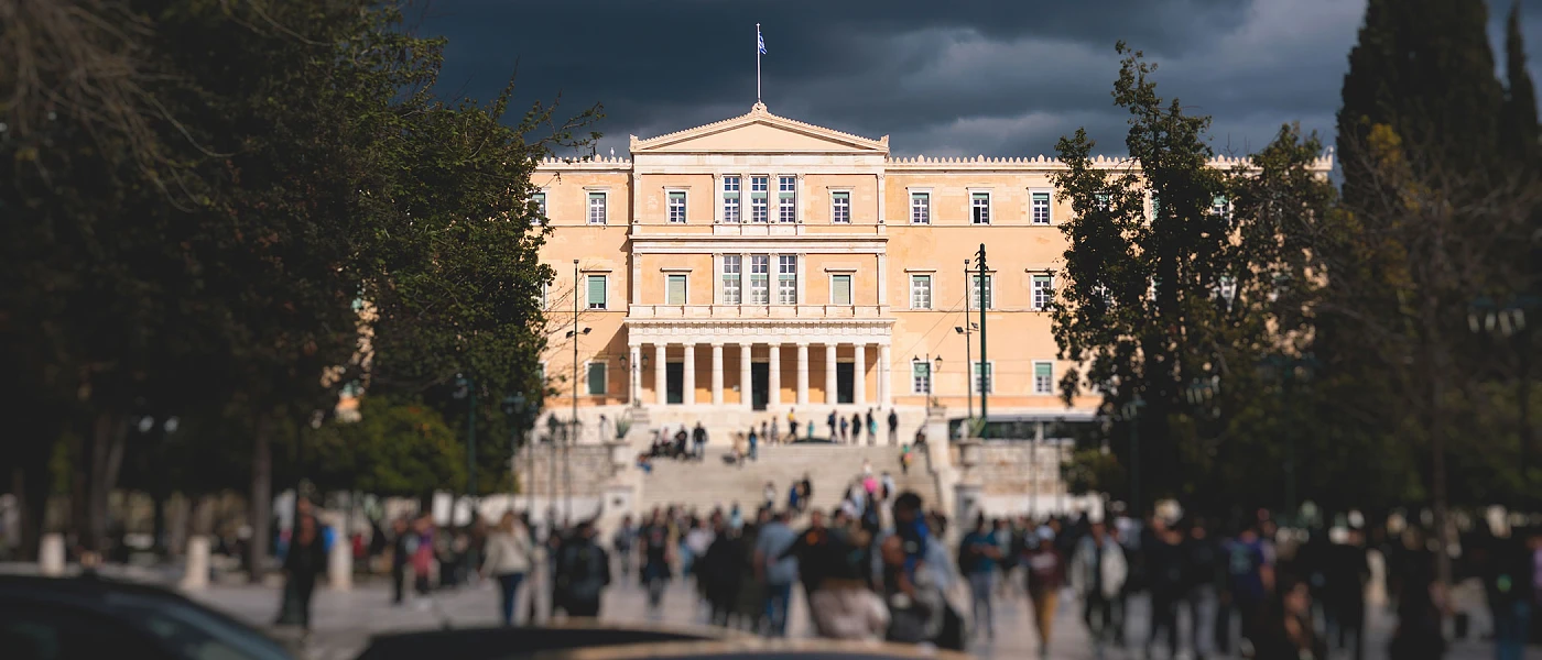 Ιστορική στροφή στη Συνταγματική Αναθεώρηση, με τους δικαστές να ψηφίζουν μαζικά υπέρ της κατάργησης του νόμου περί ευθύνης υπουργών και των ειδικών προνομίων.