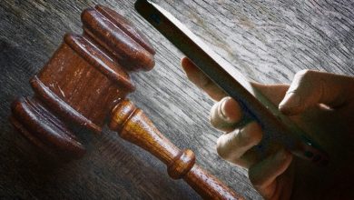 Στο επίκεντρο της πολιτικής αντιπαράθεσης οι υποκλοπές μετά τις αναφορές του Ντιλιάν για ΕΥΠ και Μαξίμου. Πώς αντιδρούν κυβέρνηση και αντιπολίτευση