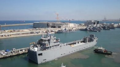 Πέντε νέα αποβατικά σκάφη, ικανά να μεταφέρουν στρατιώτες, ελαφρά οχήματα και υλικοτεχνικό εξοπλισμό σε εχθρικές ακτές, απέκτησε