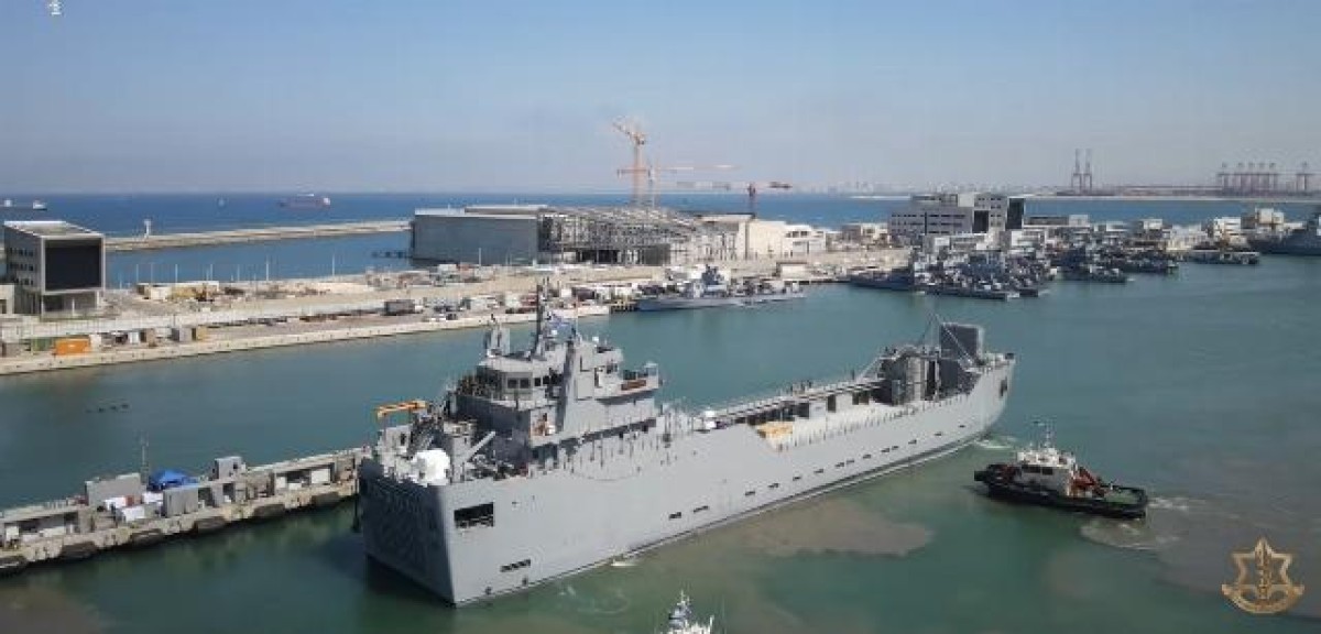 Πέντε νέα αποβατικά σκάφη, ικανά να μεταφέρουν στρατιώτες, ελαφρά οχήματα και υλικοτεχνικό εξοπλισμό σε εχθρικές ακτές, απέκτησε