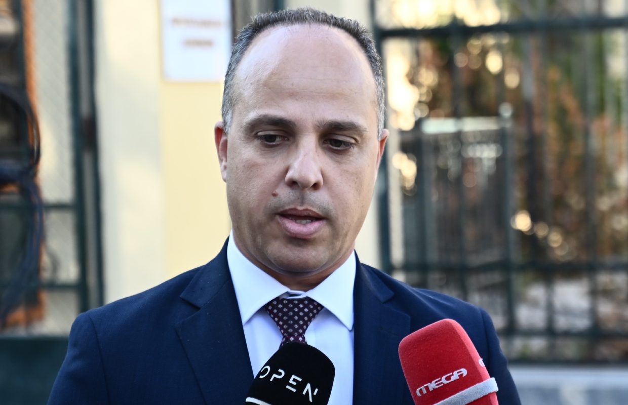 Νέα αίτηση ανάσυρσης της δικογραφίας των τηλεφωνικών υποκλοπών κατέθεσε σήμερα στην Εισαγγελία του Αρείου Πάγου ο δικηγόρος Ζαχαρίας Κεσσές