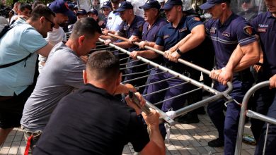 Επεισόδια ξέσπασαν σε νέα διαδήλωση κατά της κυβέρνησης στην Αλβανία, καθώς συνεχίζονται οι διαμαρτυρίες που εν μέρει προκάλεσαν τα σχέδια