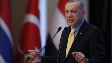 Τους ισχυρισμούς του περί «τουρκικής μειονότητας» στη Δυτική Θράκη επανέλαβε ο Τούρικος πρόεδρος Ρετζέπ Ταγίπ Ερντογάν, σε ανάρτησή του για τη συμπλήρωση 31 ετών από τον θάνατο του γιατρού και μειονοτικού βουλευτή Ροδόπης Σαδίκ Αχμέτ, που είχε σκοτωθεί σε τροχαίο.