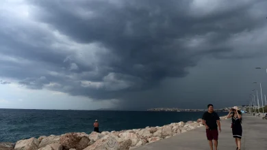 Απότομα χαλάει ο καιρός καθώς από τον καύσωνα των προηγούμενων ημερών θα έχουμε ισχυρές βροχές, καταιγίδες, χαλάζι και κεραυνούς από την Παρασκευή 24 Ιουλίου.