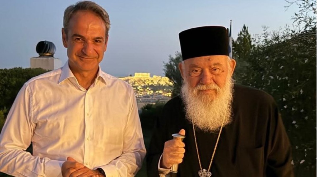 Ιδιωτικό δείπνο παρέθεσε το βράδυ της Δευτέρας (27/07) ο Κυριάκος Μητσοτάκης στον Αρχιεπίσκοπο Αθηνών και πάσης Ελλάδος Ιερώνυμο