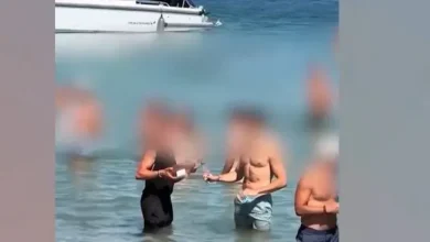 Μόλις αντιλαμβάνονται ότι πλησιάζει ελεγκτικό κλιμάκιο, κάποιοι εργαζόμενοι επιστρατεύουν κάθε πιθανό τρόπο για να αποφύγουν τον έλεγχο.