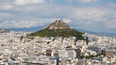 Νέα έρευνα της Tradingpedia για το κόστος διαβίωσης σε 37 ευρωπαϊκές πρωτεύουσες φέρνει την Αθήνα ανάμεσα στις πιο ασφυκτικές πόλεις για όσους ζουν μόνοι και εργάζονται με τον μέσο μισθό.